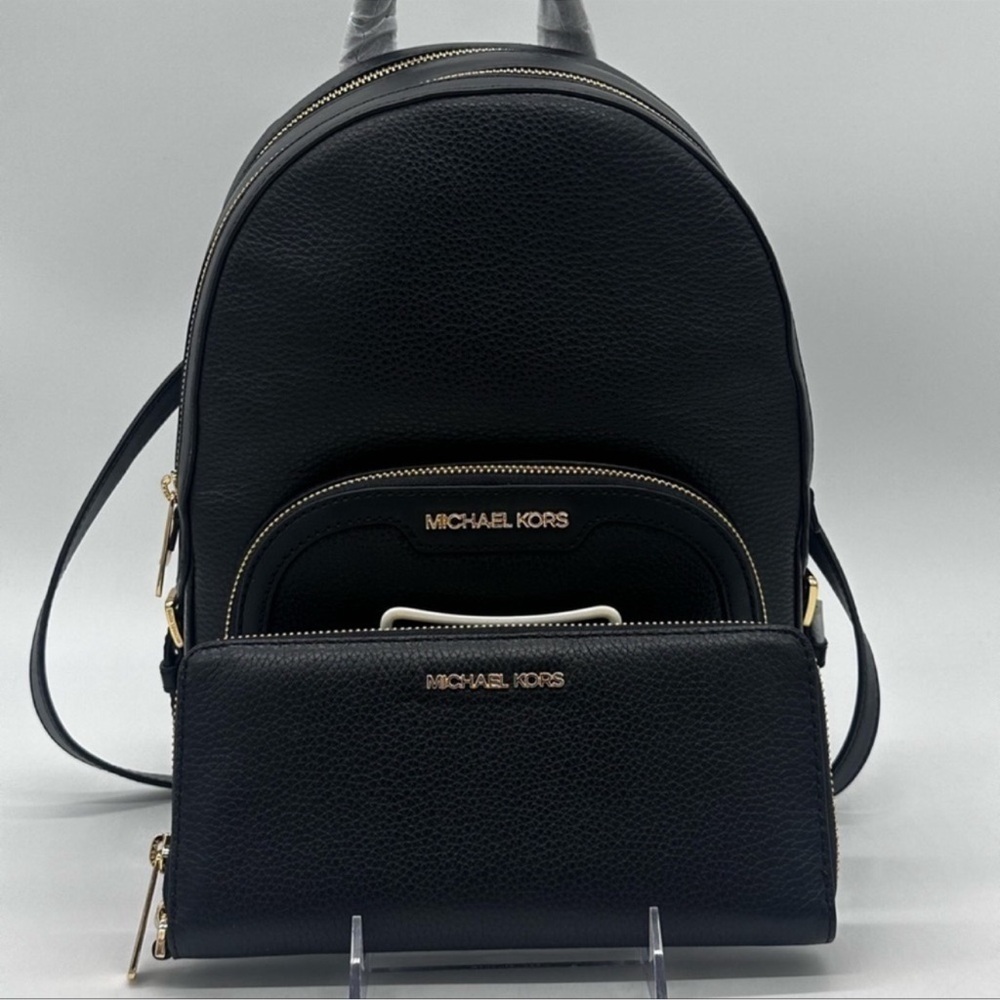 Michael Kors Medium Jaycee Backpack & Continental Wallet
Wristlet Black - Picture 2 of 12